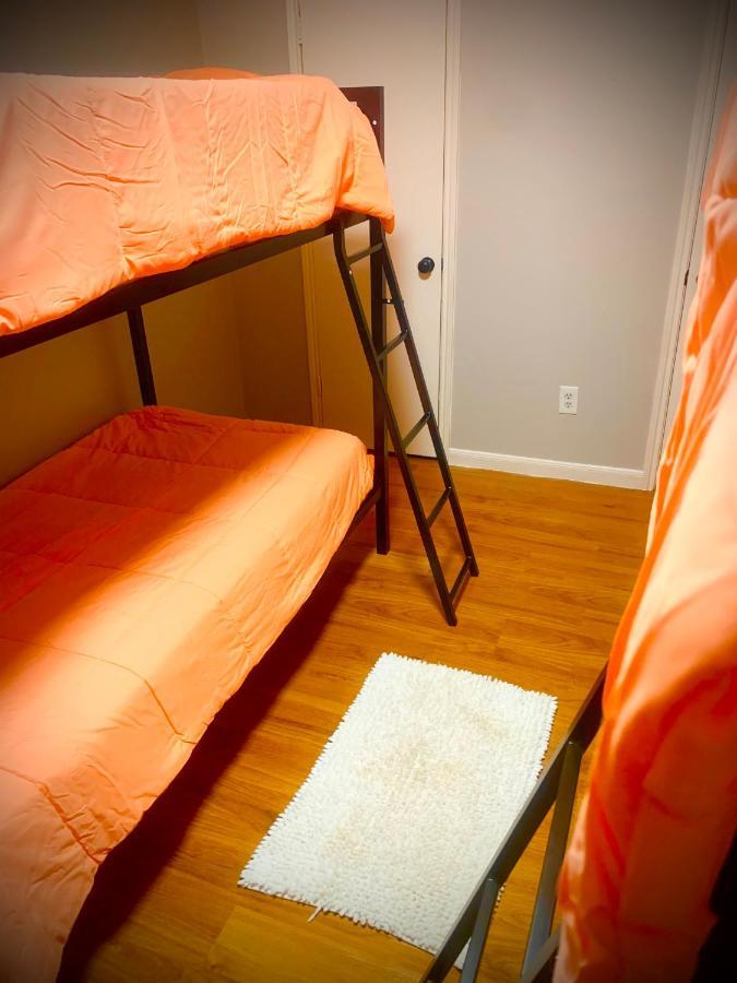 Shuteye Hostel Houston Exterior photo