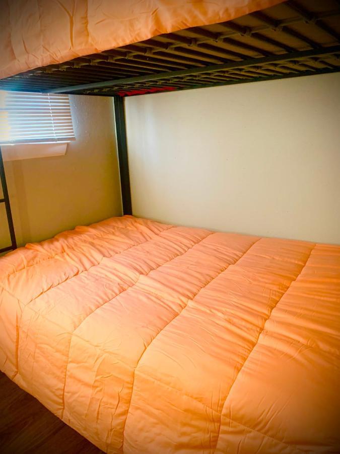 Shuteye Hostel Houston Exterior photo